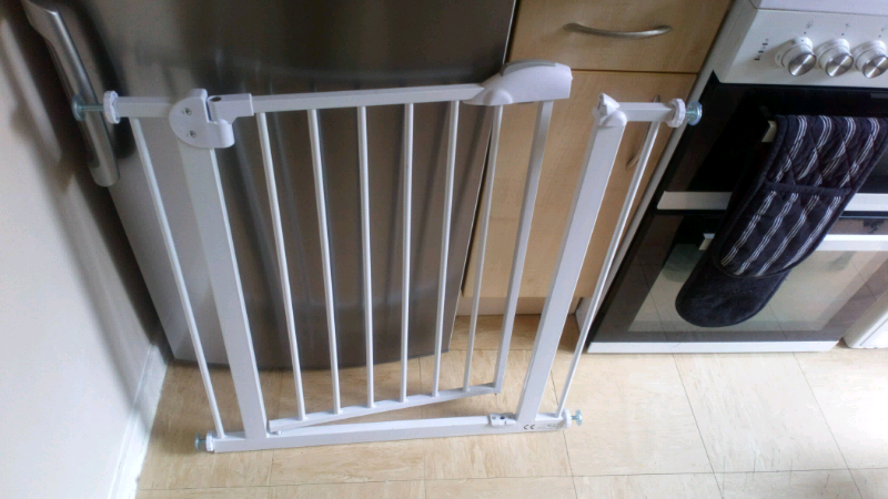 isafe stair gate